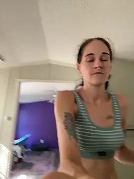 lolabunny9 online show from 09/18/25, 01:57