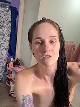 lolabunny9 online show from 10/08/25, 04:15