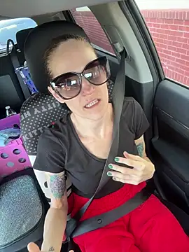 lolabunny9 online show from 11/15/25, 05:20