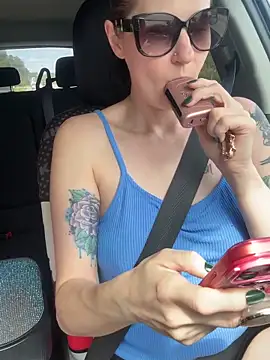 Snapshot of lolabunny9 chatting on 03/28/26, 03:55 lolabunny9 online show from 03/28/26, 03:55