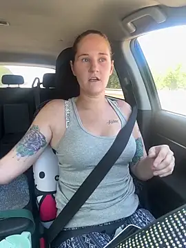 Snapshot of lolabunny9 chatting on 04/11/26, 04:55 lolabunny9 online show from 04/11/26, 04:55