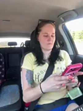 Snapshot of lolabunny9 chatting on 04/17/26, 05:05 lolabunny9 online show from 04/17/26, 05:05