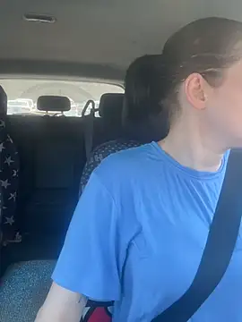 Snapshot of lolabunny9 chatting on 04/24/26, 04:53 lolabunny9 online show from 04/24/26, 04:53