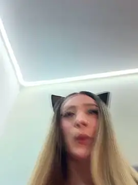 Snapshot of bunny_bicht chatting on 03/05/26, 12:28 bunny bicht online show from 03/05/26, 12:28