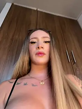 Snapshot of bunny_bicht chatting on 07/18/26, 09:40 bunny bicht online show from 07/18/26, 09:40