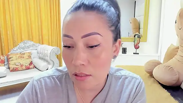 Snapshot of gaby_trent chatting on 12/20/24, 05:40 gaby trent online show from 12/20/24, 05:40