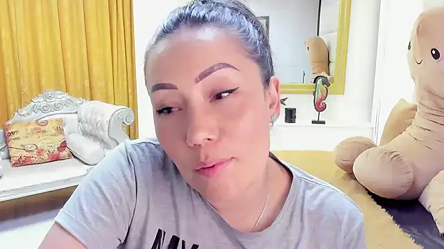 Snapshot of gaby_trent chatting on 12/20/24, 08:45 gaby trent online show from 12/20/24, 08:45