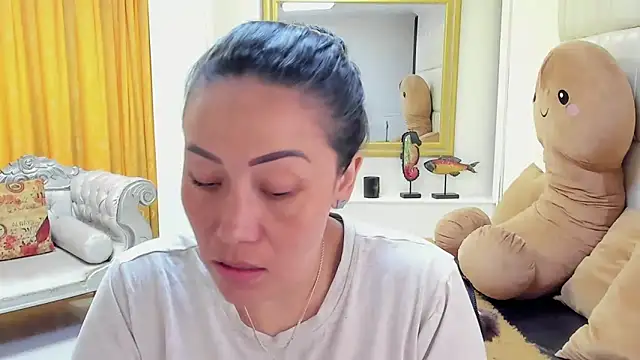 Snapshot of gaby_trent chatting on 12/23/24, 05:22 gaby trent online show from 12/23/24, 05:22