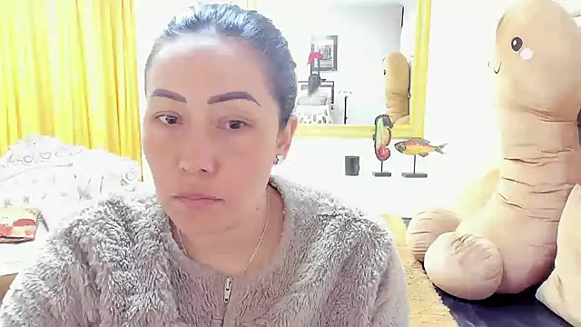 Snapshot of gaby_trent chatting on 01/03/25, 03:12 gaby trent online show from 01/03/25, 03:12