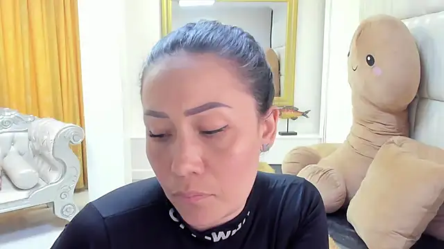 Snapshot of gaby_trent chatting on 01/04/25, 06:09 gaby trent online show from 01/04/25, 06:09