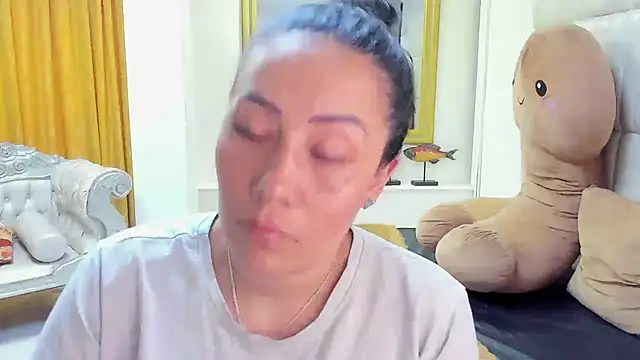 Snapshot of gaby_trent chatting on 01/09/25, 06:47 gaby trent online show from 01/09/25, 06:47