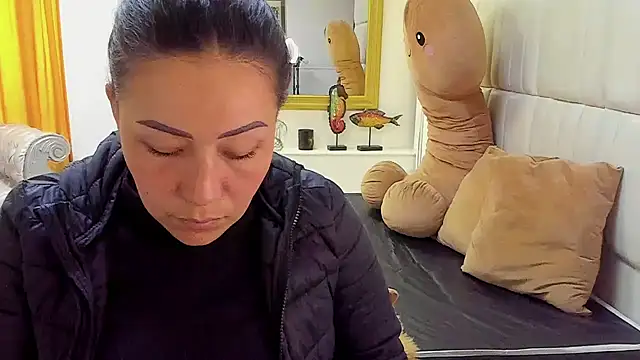 Snapshot of gaby_trent chatting on 01/13/25, 02:53 gaby trent online show from 01/13/25, 02:53