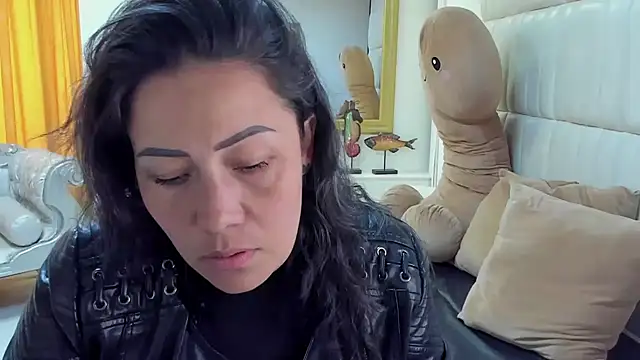 Snapshot of gaby_trent chatting on 01/15/25, 02:56 gaby trent online show from 01/15/25, 02:56