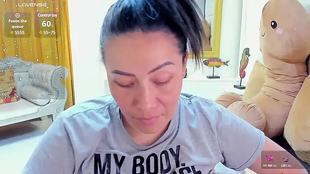 Snapshot of gaby_trent chatting on 01/28/25, 05:03 gaby trent online show from 01/28/25, 05:03