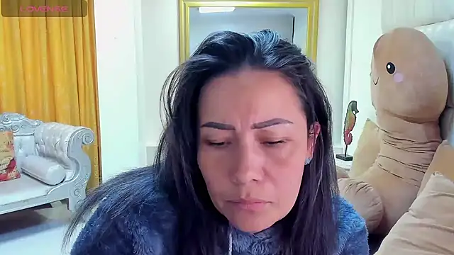 Snapshot of gaby_trent chatting on 01/29/25, 01:28 gaby trent online show from 01/29/25, 01:28