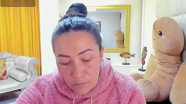 Snapshot of gaby_trent chatting on 01/30/25, 04:24 gaby trent online show from 01/30/25, 04:24