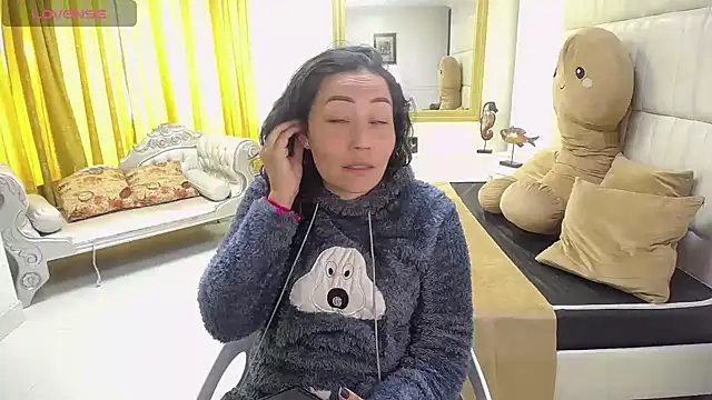 Snapshot of gaby_trent chatting on 02/13/25, 01:48 gaby trent online show from 02/13/25, 01:48