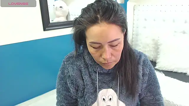 Snapshot of gaby_trent chatting on 02/17/25, 01:42 gaby trent online show from 02/17/25, 01:42