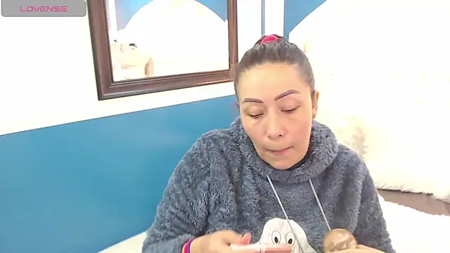 Snapshot of gaby_trent chatting on 02/17/25, 04:48 gaby trent online show from 02/17/25, 04:48