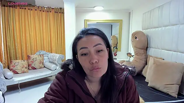 Snapshot of gaby_trent chatting on 02/27/25, 12:02 gaby trent online show from 02/27/25, 12:02