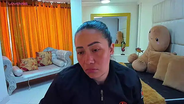 Snapshot of gaby_trent chatting on 03/01/25, 01:18 gaby trent online show from 03/01/25, 01:18