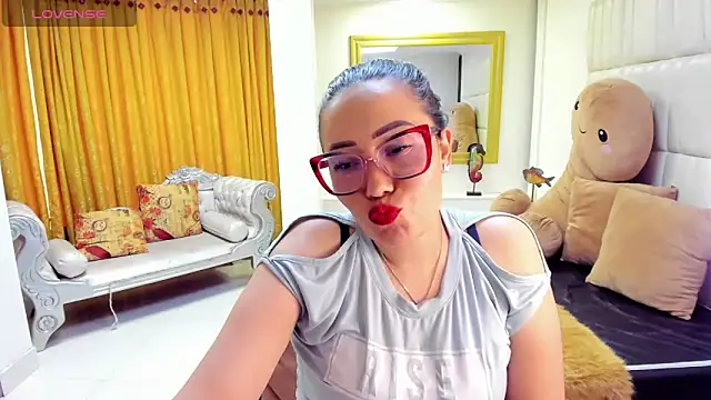 Snapshot of gaby_trent chatting on 03/01/25, 07:26 gaby trent online show from 03/01/25, 07:26