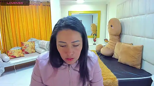 Snapshot of gaby_trent chatting on 03/05/25, 12:44 gaby trent online show from 03/05/25, 12:44