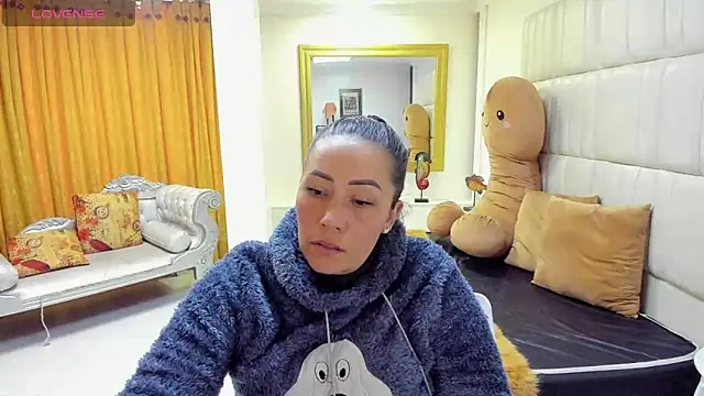 Snapshot of gaby_trent chatting on 03/06/25, 07:10 gaby trent online show from 03/06/25, 07:10