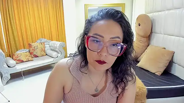 Snapshot of gaby_trent chatting on 03/08/25, 04:28 gaby trent online show from 03/08/25, 04:28