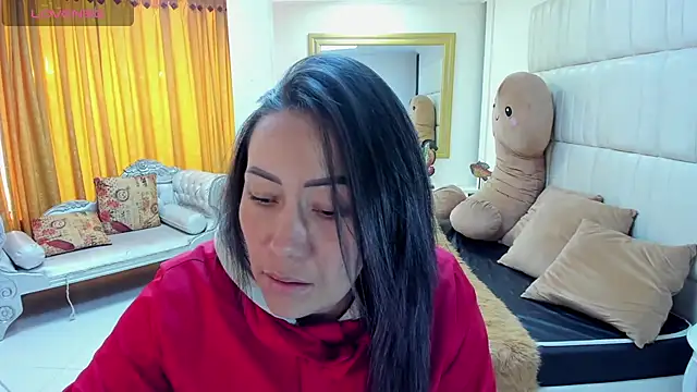 Snapshot of gaby_trent chatting on 03/10/25, 01:10 gaby trent online show from 03/10/25, 01:10