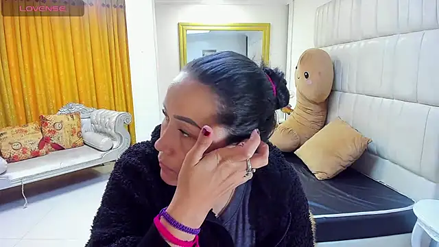 Snapshot of gaby_trent chatting on 03/18/25, 04:04 gaby trent online show from 03/18/25, 04:04