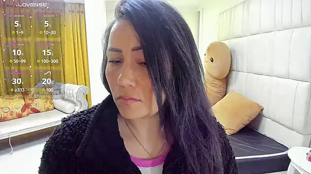 Snapshot of gaby_trent chatting on 03/19/25, 08:11 gaby trent online show from 03/19/25, 08:11