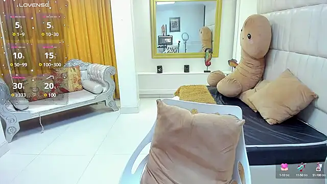 Snapshot of gaby_trent chatting on 03/22/25, 04:15 gaby trent online show from 03/22/25, 04:15