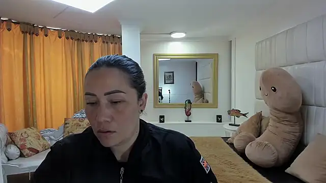 Snapshot of gaby_trent chatting on 09/10/25, 02:39 gaby trent online show from 09/10/25, 02:39