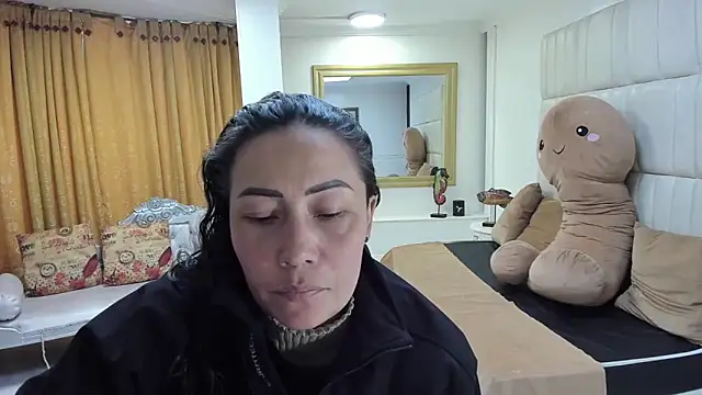 Snapshot of gaby_trent chatting on 09/18/25, 01:24 gaby trent online show from 09/18/25, 01:24