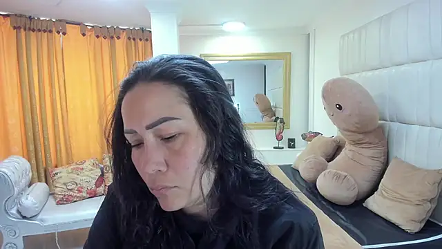 Snapshot of gaby_trent chatting on 09/20/25, 02:51 gaby trent online show from 09/20/25, 02:51