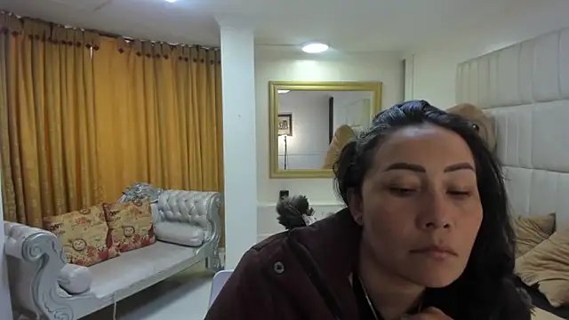 Snapshot of gaby_trent chatting on 10/14/25, 01:56 gaby trent online show from 10/14/25, 01:56