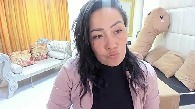 Snapshot of gaby_trent chatting on 10/15/25, 03:12 gaby trent online show from 10/15/25, 03:12