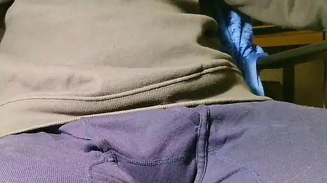 Snapshot of kalinixta chatting on 04/05/26, 02:03 kalinixta online show from 04/05/26, 02:03