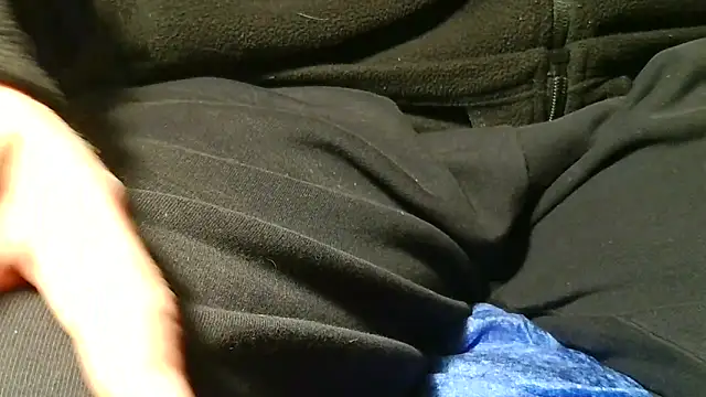 Snapshot of kalinixta chatting on 04/13/26, 04:34 kalinixta online show from 04/13/26, 04:34