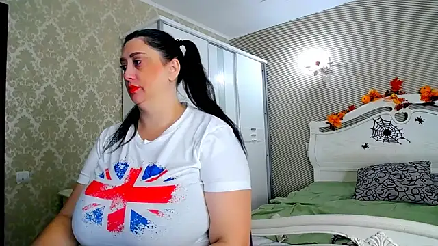 Evelyn Shy online show from 11/07/25, 07:19