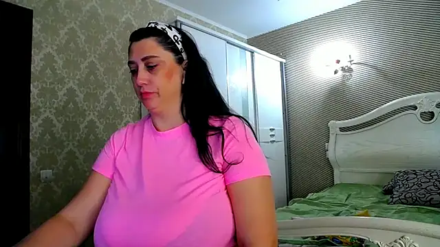 Evelyn Shy online show from 11/14/25, 07:29