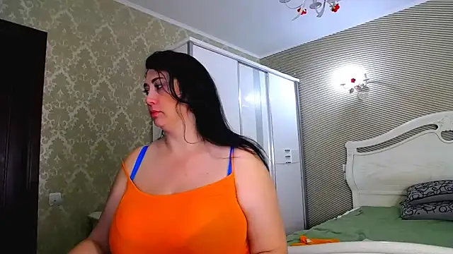 Evelyn Shy online show from 12/18/25, 06:41