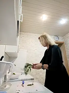 Mika Passion online show from 11/02/25, 09:22