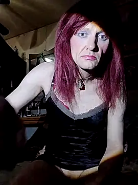 Snapshot of KandiK37 chatting on 10/25/25, 06:13 KandiK37 online show from 10/25/25, 06:13