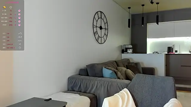 Juicy Bella online show from 09/13/25, 02:50