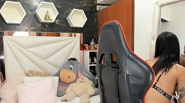 ximena slut 21 online show from 12/19/24, 12:34