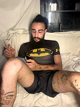 Snapshot of Av0caT chatting on 10/13/25, 11:38 Av0caT online show from 10/13/25, 11:38