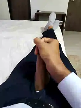 GUJJU GUJARATI online show from 01/21/25, 10:52