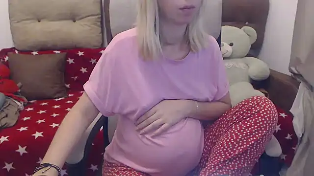 Snapshot of Aliss_Hottie chatting on 10/08/25, 07:50 Aliss Hottie online show from 10/08/25, 07:50